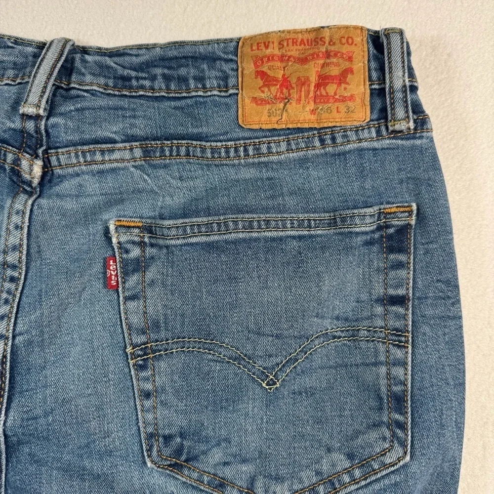 Levis Jeans Mens 36 Blue 502 Straight Leg Mid Rise Medium Wash
